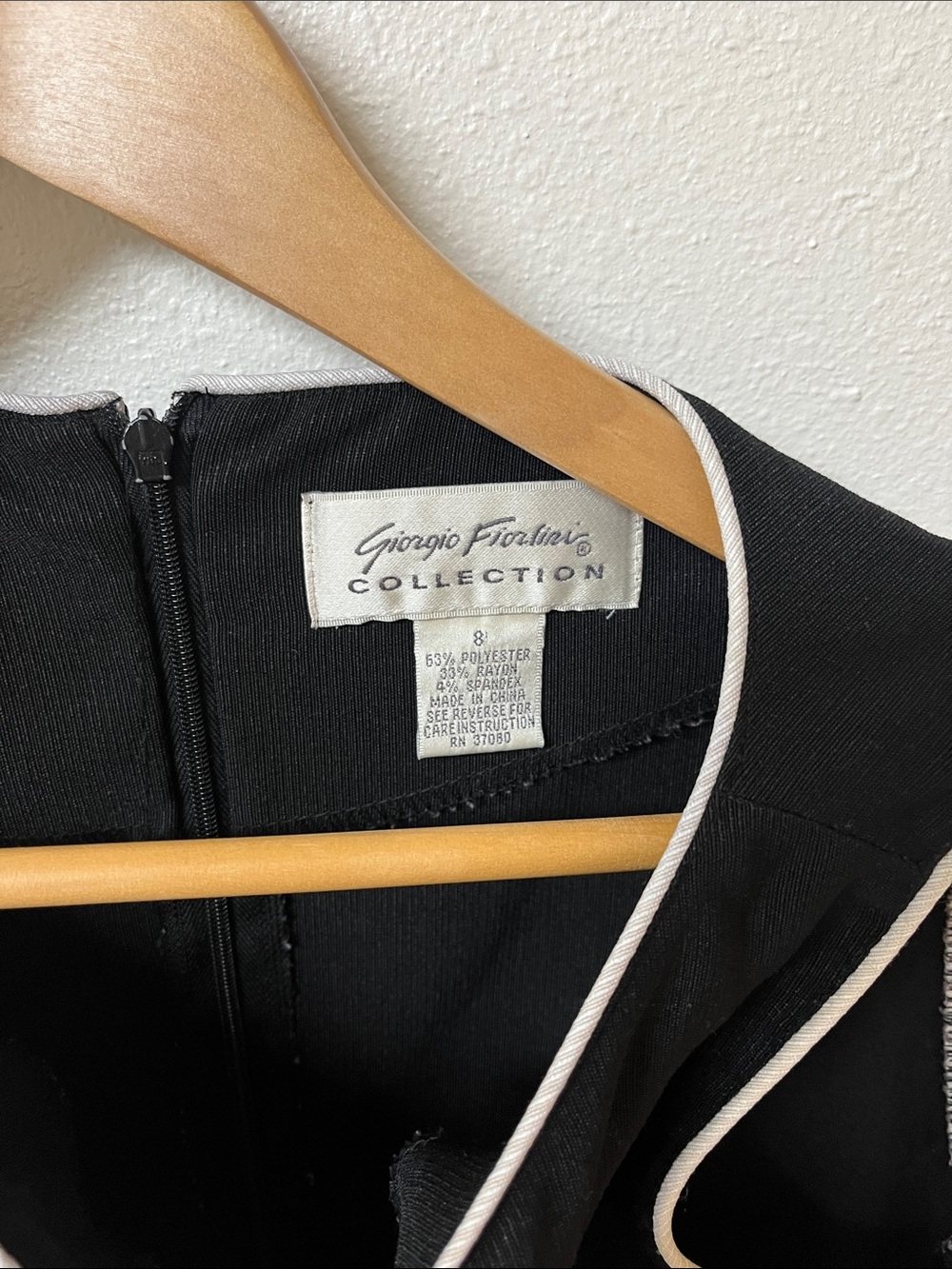 Giorgio Fiorlini Black Mini Dress with Contrast White Piping women’s size 8 - Picture 2 of 3